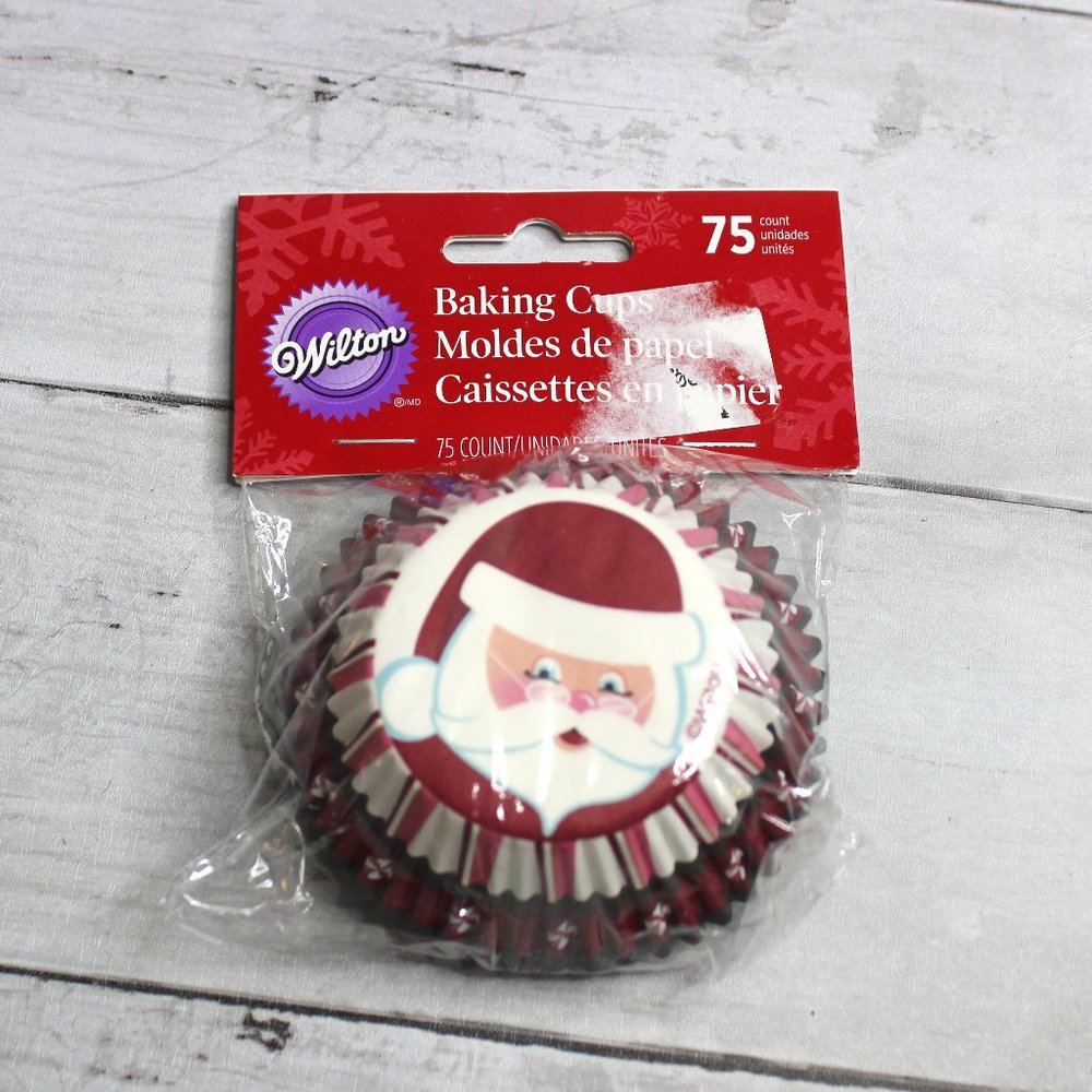 Wilton Baking Cup Cake Liners Santa Claus Christmas Holiday 75 Count
